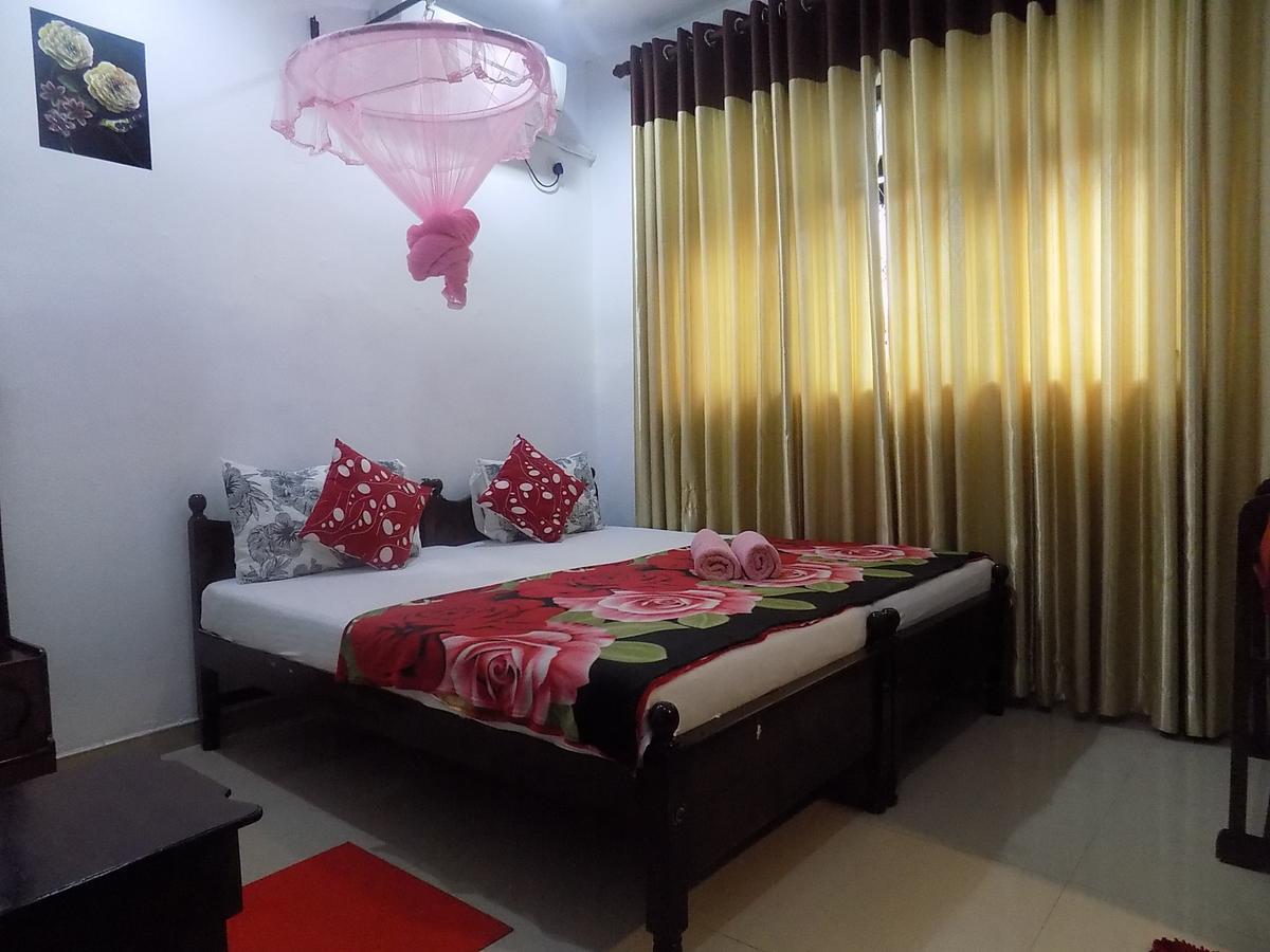 Alexandra Family Villa Negombo Esterno foto