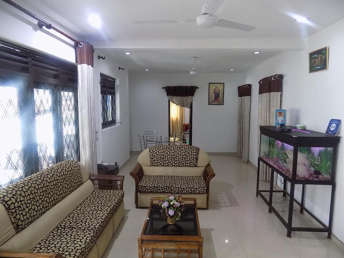 Alexandra Family Villa Negombo Esterno foto