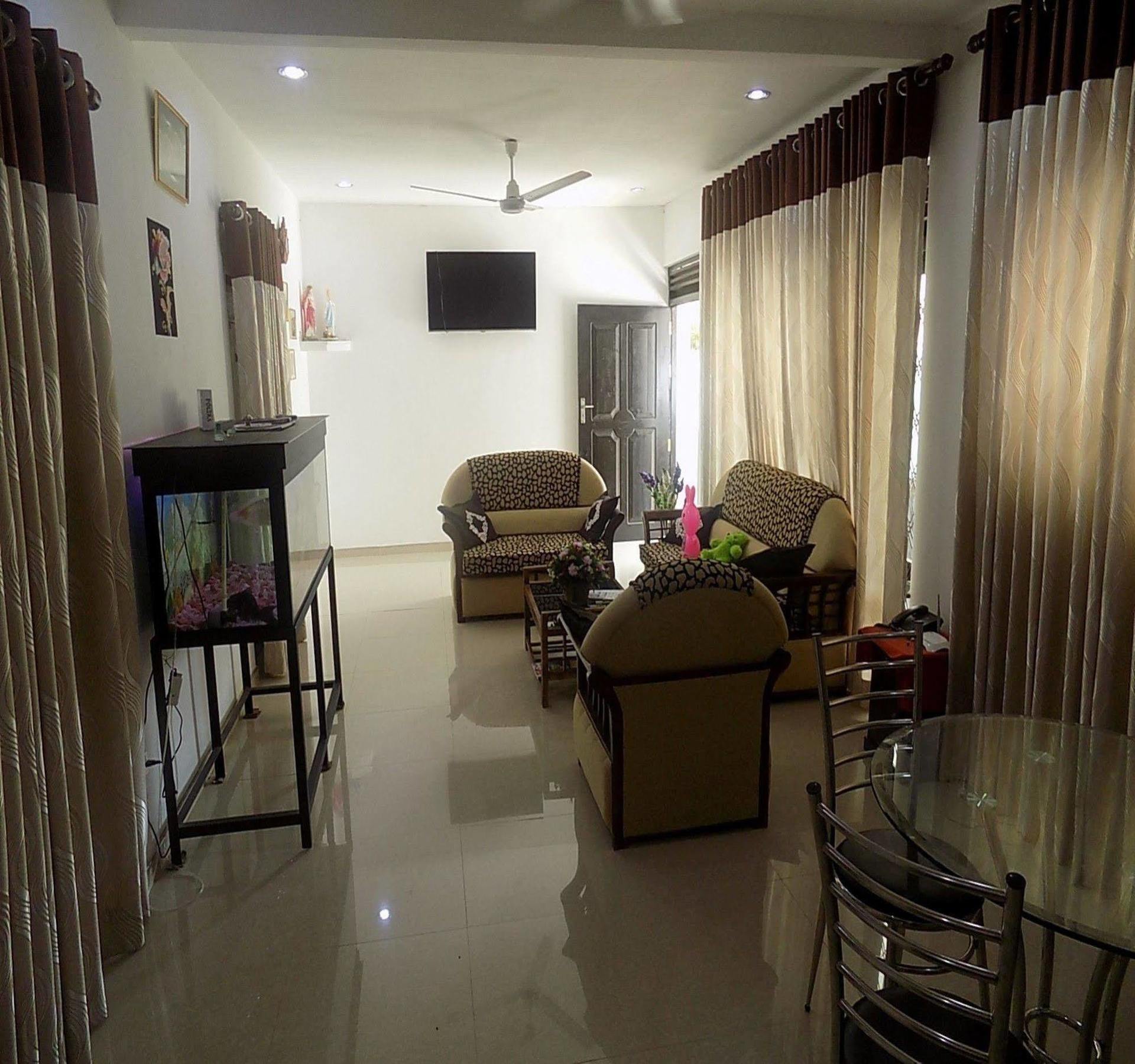 Alexandra Family Villa Negombo Esterno foto