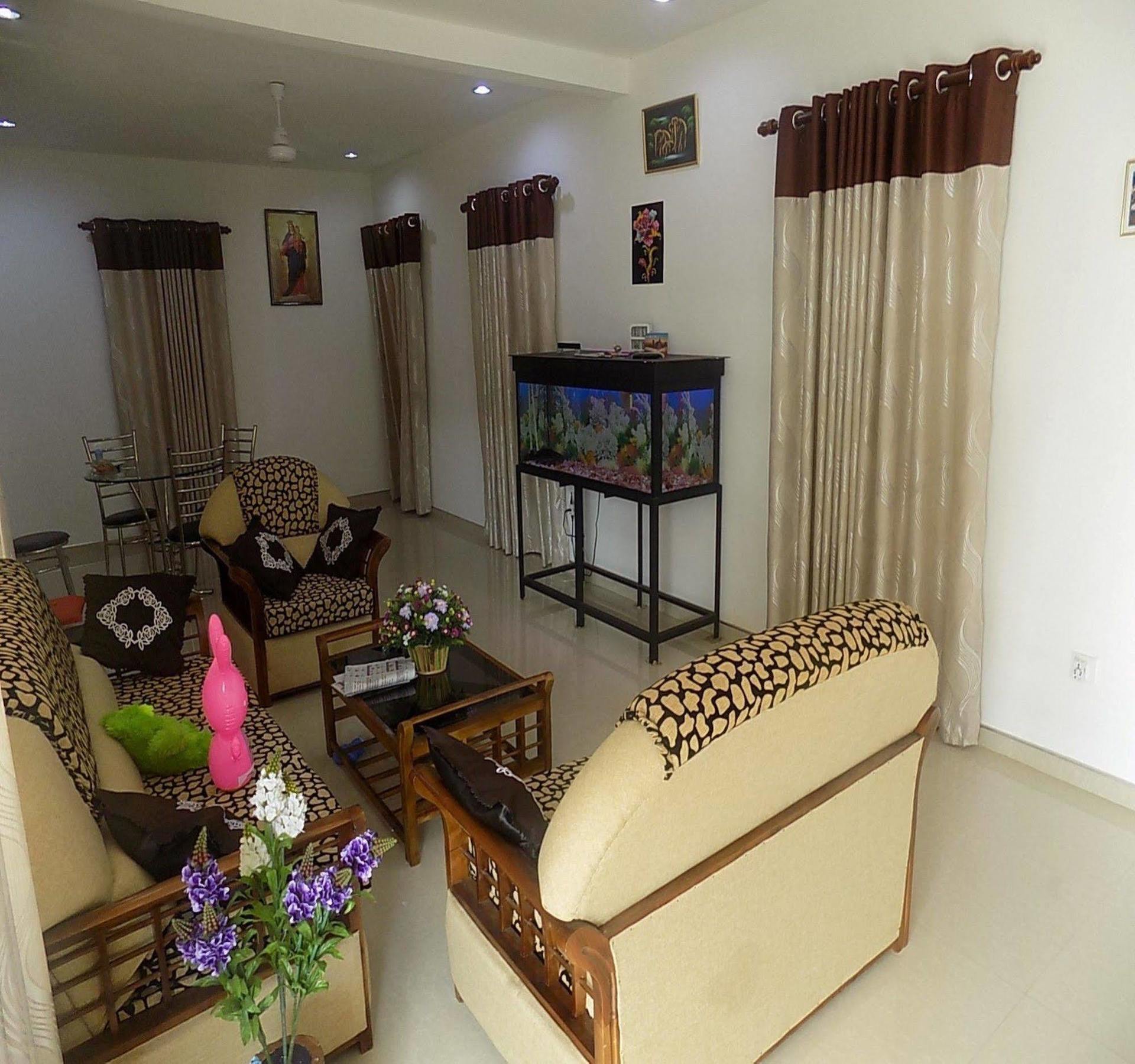 Alexandra Family Villa Negombo Esterno foto
