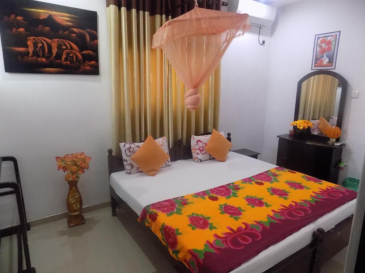 Alexandra Family Villa Negombo Esterno foto